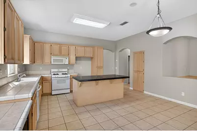 9795 W Taron Dr, Elk Grove, CA 95757 - Photo 27