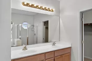 9795 W Taron Dr, Elk Grove, CA 95757 - Photo 41