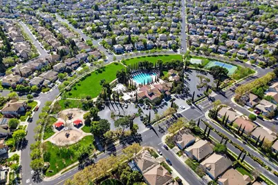 9795 W Taron Dr, Elk Grove, CA 95757 - Photo 83