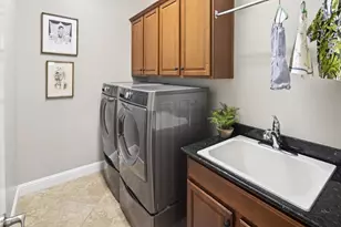 2056 Arlington Dr, Roseville, CA 95747 - Photo 17