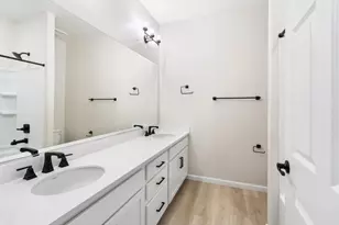 8250 Courage Dr, Sacramento, CA 95829 - Photo 17