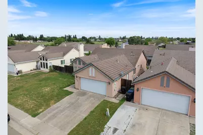 8009 Parkgate Way, Sacramento, CA 95828 - Photo 23