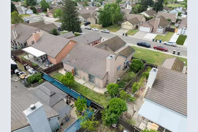 8009 Parkgate Way, Sacramento, CA 95828 - Photo 21