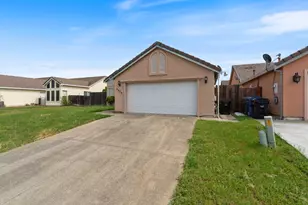 8009 Parkgate Way, Sacramento, CA 95828 - Photo 3