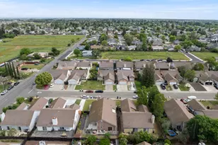 8009 Parkgate Way, Sacramento, CA 95828 - Photo 31