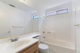 8009 Parkgate Way, Sacramento, CA 95828 - Photo 19