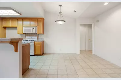 682 Village Drive, Galt, CA 95632 - Photo 11