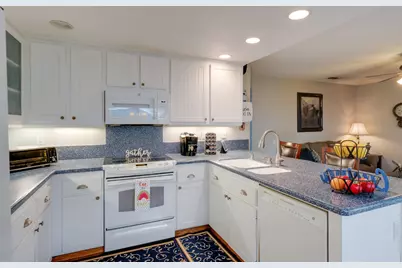 1916 Oak Bluff Way, Sacramento, CA 95833 - Photo 17