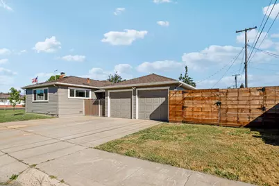 1215 W Walnut Street, Lodi, CA 95240 - Photo 3