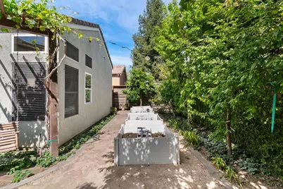 1812 Newhampton Court, Modesto, CA 95355 - Photo 23