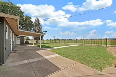 18211 E Jahant Road, Acampo, CA 95220 - Photo 25