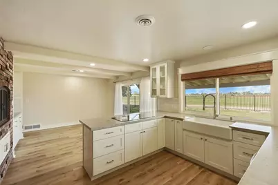 18211 E Jahant Road, Acampo, CA 95220 - Photo 9