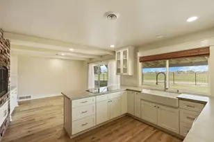 18211 E Jahant Rd, Acampo, CA 95220 - Photo 9