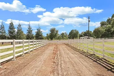18211 E Jahant Road, Acampo, CA 95220 - Photo 29