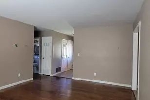 6955 S Land Park Dr, Sacramento, CA 95831 - Photo 5