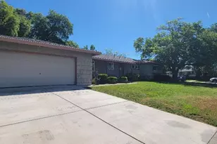 6955 S Land Park Dr, Sacramento, CA 95831 - Photo 15