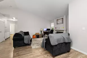 7729 Gyan Way, Sacramento, CA 95828 - Photo 7