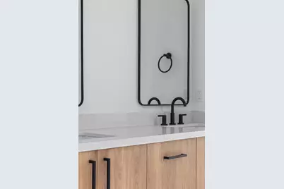 2817 Democracy Alley, Sacramento, CA 95816 - Photo 39