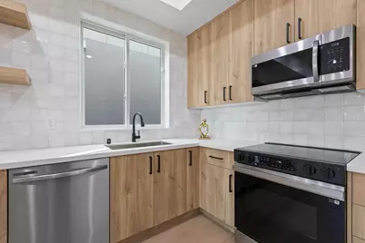 2817 Democracy Alley, Sacramento, CA 95816 - Photo 13