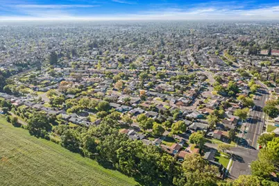 424 Morada Lane, Stockton, CA 95210 - Photo 45