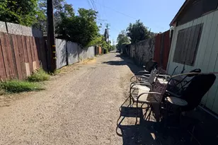 322 Pine St, Modesto, CA 95351 - Photo 17