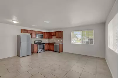 72 E 12th Street, Merced, CA 95341 - Photo 9