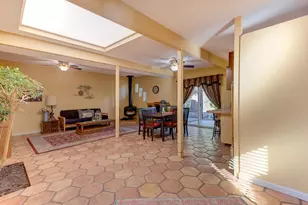 8745 Ski Ct, Elk Grove, CA 95624 - Photo 11