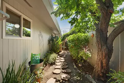 2406 Kenmore Court, Modesto, CA 95350 - Photo 35