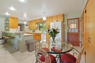 2406 Kenmore Ct, Modesto, CA 95350 - Photo 19