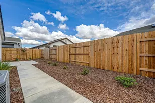 2097 Blue Coppice Wy, Roseville, CA 95747 - Photo 11