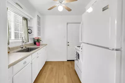 2740 Park Hills Dr, Sacramento, CA 95821 - Photo 11