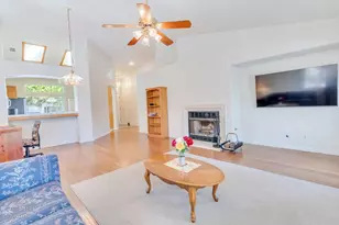 1817 Brooks Ct, Los Banos, CA 93635 - Photo 9