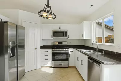 1212 McKnight Court, Modesto, CA 95351 - Photo 9