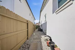 6911 Saratoga Estates Dr, El Dorado Hills, CA 95762 - Photo 31