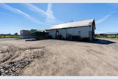 23429 Highway 152, Los Banos, CA 93635 - Photo 9