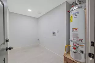 524 S 6th St, Kerman, CA 93630 - Photo 37