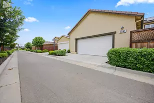 2341 Ellis Town Dr, Tracy, CA 95377 - Photo 25