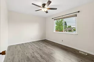 4427 Palm Ave, Sacramento, CA 95842 - Photo 13