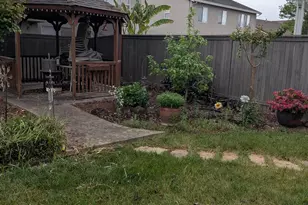 9840 Waterfowl Dr, Elk Grove, CA 95757 - Photo 19