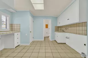 1071 W Monterey Ave, Stockton, CA 95204 - Photo 17