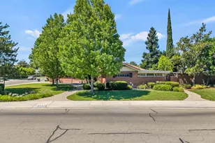 1071 W Monterey Ave, Stockton, CA 95204 - Photo 5