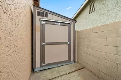 7523 Sunfaire Lane, Sacramento, CA 95828 - Photo 43