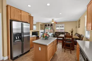 8850 Black Marlin Ct, Sacramento, CA 95828 - Photo 21