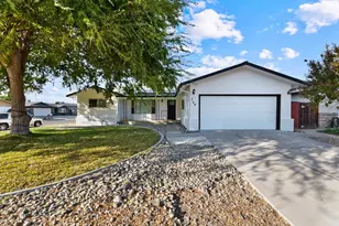 728 R St, Newman, CA 95360 - Photo 1