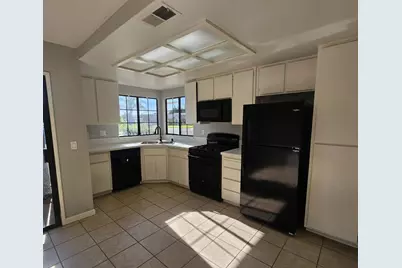 390 Elgin Avenue, Lodi, CA 95240 - Photo 9