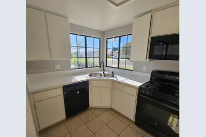 390 Elgin Avenue, Lodi, CA 95240 - Photo 7