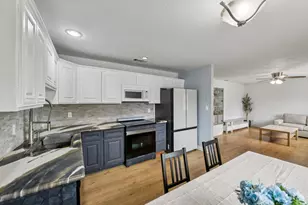 8751 Torrey Way, Elk Grove, CA 95624 - Photo 9