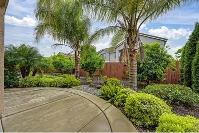 9841 Shanelyn Way, Elk Grove, CA 95757 - Photo 65