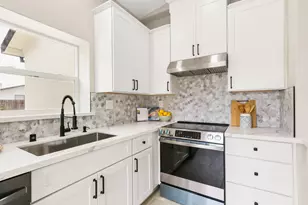 7721 Cotton Ln, Elk Grove, CA 95758 - Photo 11