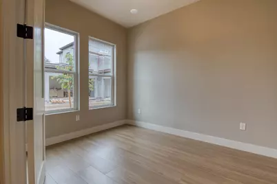 815 Hintze Landing Court, Modesto, CA 95354 - Photo 5